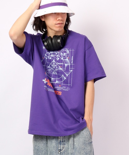 LRG(エルアールジー)の「LRG アニマル キリン プリントTシャツ(Tシャツ/カットソー・メンズ・ネイビー/ホワイト/ホワイト系その他/ホワイト系その他2/パープル/チャコール/コーラルピンク/ホワイト系その他3/ブルー系その他2/ブルー系その他/シルバー・L/XL/M)」の9枚目の写真