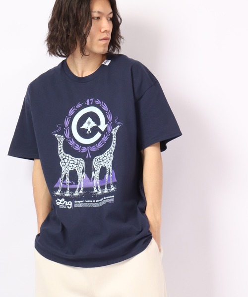 LRG(エルアールジー)の「LRG アニマル キリン プリントTシャツ(Tシャツ/カットソー・メンズ・ネイビー/ホワイト/ホワイト系その他/ホワイト系その他2/パープル/チャコール/コーラルピンク/ホワイト系その他3/ブルー系その他2/ブルー系その他/シルバー・L/XL/M)」の6枚目の写真