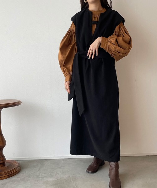 ウエストマークVネックロングベストワンピース