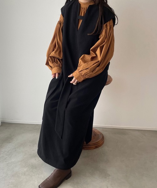 ウエストマークVネックロングベストワンピース