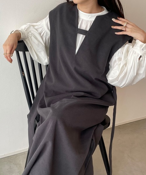 ウエストマークVネックロングベストワンピース