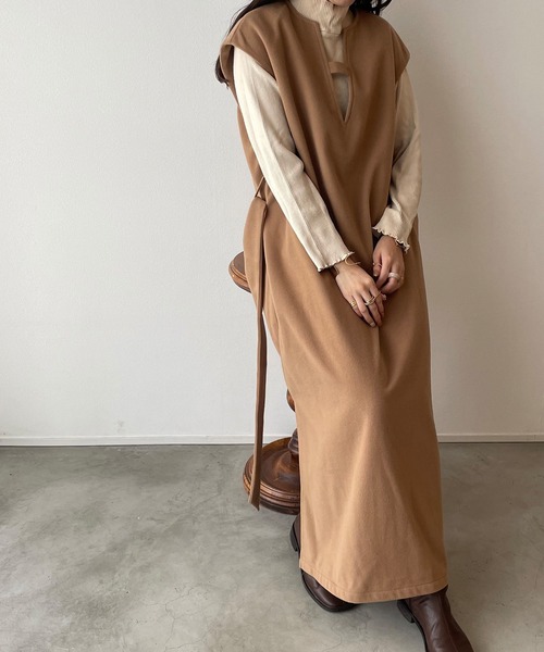 ウエストマークVネックロングベストワンピース