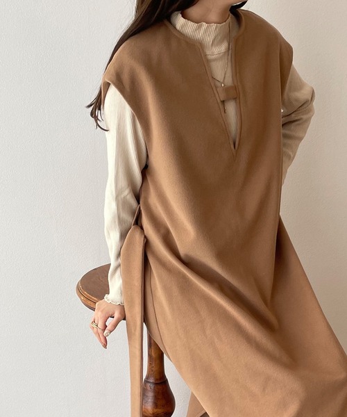 ウエストマークVネックロングベストワンピース