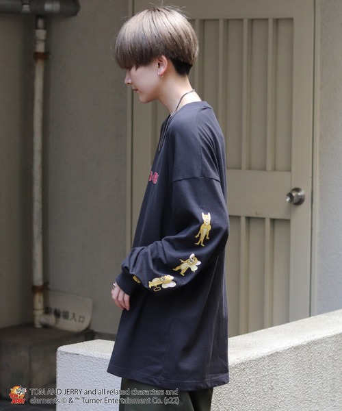 Tom&Jerry(トムアンドジェリー)の「【TOM&JERRY / トムとジェリー】バックプリント / 袖プリント ビッグシルエットロゴロンT(Tシャツ/カットソー・メンズ・グリーン/ホワイト系その他/パープル系その他/ブラック/ホワイト/グレー系その他・L/M)」の8枚目の写真