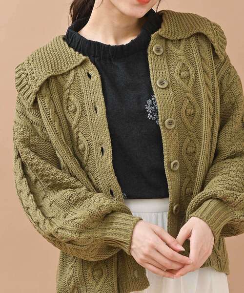 rps(アールピーエス)の「衿付きケーブルニットカーディガン(カーディガン/ボレロ・レディース・ベージュ系その他/パープル/カーキ/ベージュ/グリーン/アイボリー・フリー)」の5枚目の写真