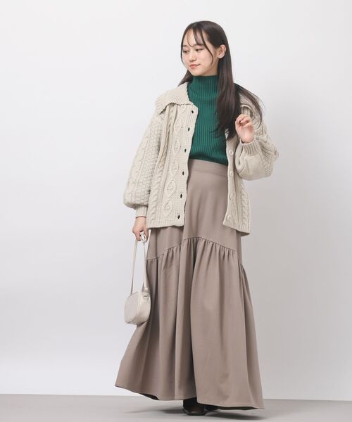 rps(アールピーエス)の「衿付きケーブルニットカーディガン(カーディガン/ボレロ・レディース・ベージュ系その他/パープル/カーキ/ベージュ/グリーン/アイボリー・フリー)」の7枚目の写真