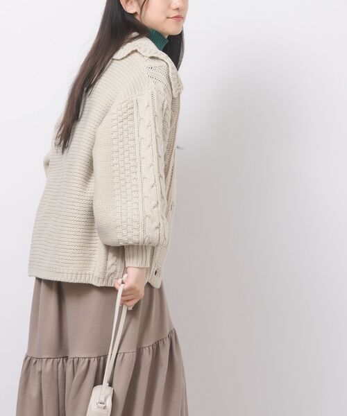 rps(アールピーエス)の「衿付きケーブルニットカーディガン(カーディガン/ボレロ・レディース・ベージュ系その他/パープル/カーキ/ベージュ/グリーン/アイボリー・フリー)」の8枚目の写真