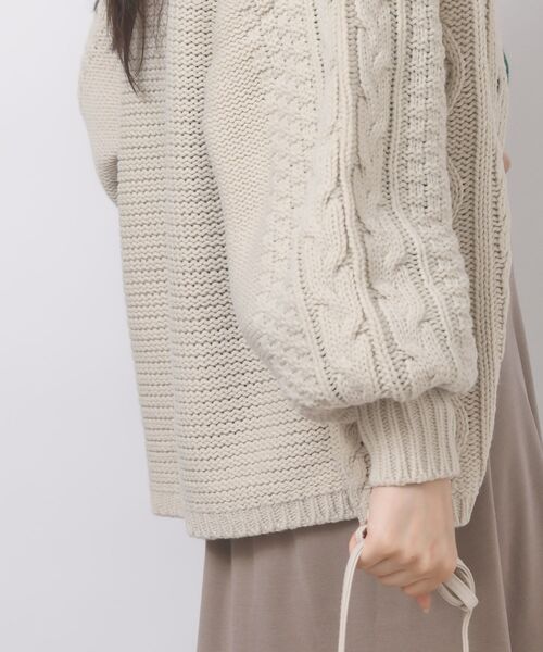 rps(アールピーエス)の「衿付きケーブルニットカーディガン(カーディガン/ボレロ・レディース・ベージュ系その他/パープル/カーキ/ベージュ/グリーン/アイボリー・フリー)」の14枚目の写真