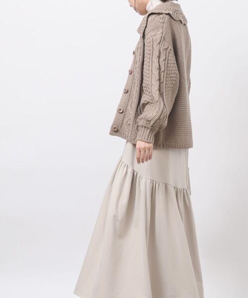 rps(アールピーエス)の「衿付きケーブルニットカーディガン(カーディガン/ボレロ・レディース・ベージュ系その他/パープル/カーキ/ベージュ/グリーン/アイボリー・フリー)」の16枚目の写真