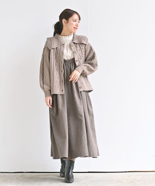 rps(アールピーエス)の「衿付きケーブルニットカーディガン(カーディガン/ボレロ・レディース・ベージュ系その他/パープル/カーキ/ベージュ/グリーン/アイボリー・フリー)」の21枚目の写真