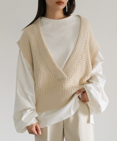 select MOCA(セレクトモカ)の「ワッフル編みVネックニットベスト(ベスト・レディース・アイボリー/ブラック/ライトブラウン・FREE)」の7枚目の写真