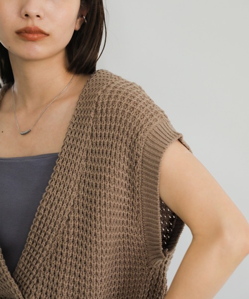 select MOCA(セレクトモカ)の「ワッフル編みVネックニットベスト(ベスト・レディース・アイボリー/ブラック/ライトブラウン・FREE)」の18枚目の写真