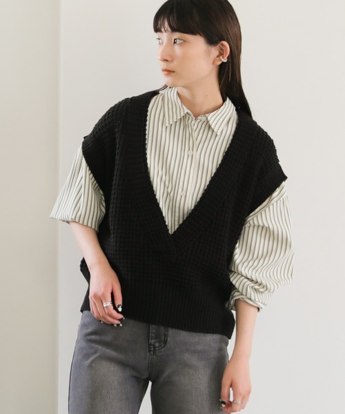 select MOCA(セレクトモカ)の「ワッフル編みVネックニットベスト(ベスト・レディース・アイボリー/ブラック/ライトブラウン・FREE)」の21枚目の写真