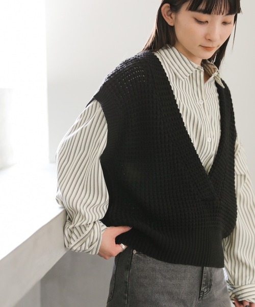 select MOCA(セレクトモカ)の「ワッフル編みVネックニットベスト(ベスト・レディース・アイボリー/ブラック/ライトブラウン・FREE)」の20枚目の写真