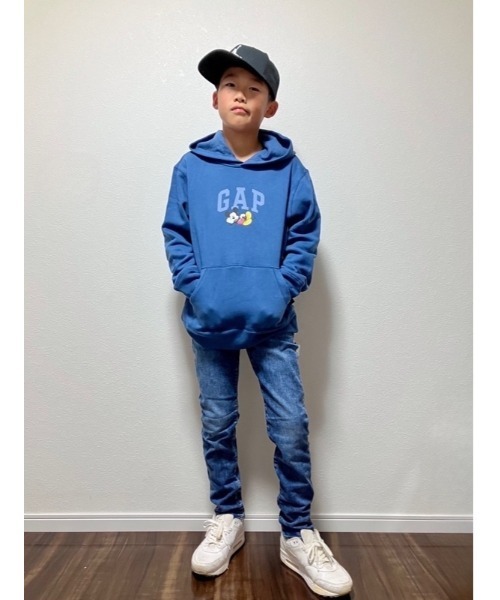 GAP(ギャップ)の「GapKids ディズニー ミッキーマウス GAPロゴ パーカー(パーカー・キッズ・ブラック/ブルー/ベージュ/レッド・XXL/S/L/M/XL)」の11枚目の写真