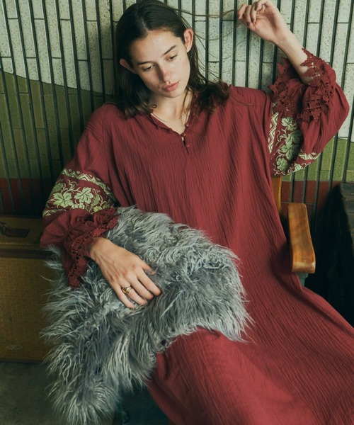 Unitage（ユニテージ）の「ぶどう刺繍ワンピース（ワンピース・レディース・ボルドー/ベージュ・FREE）」の11枚目の写真