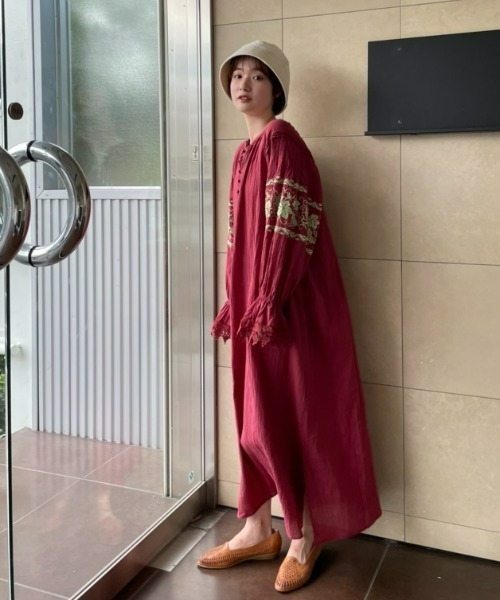Unitage（ユニテージ）の「ぶどう刺繍ワンピース（ワンピース・レディース・ボルドー/ベージュ・FREE）」の19枚目の写真