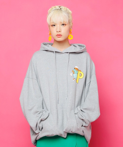 PUNYUS（プニュズ）の「VACATIONパーカー（パーカー・レディース・ブラック/イエロー/杢グレー・3/4）」の2枚目の写真