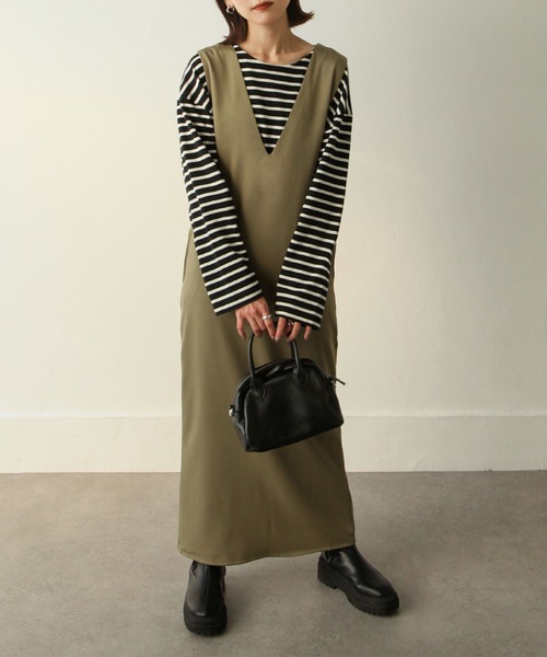 Chillfar（チルファー）の「深ネックロングワンピース（ワンピース・レディース・ダークブラウン/アイボリー/カーキ/ブラック/グレー・MEDIUM/LARGE）」の16枚目の写真