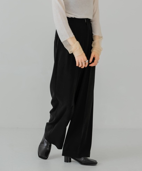 KBF（ケイビーエフ）の「ダブルタックワイドパンツ（その他パンツ・レディース・ブラック/レッド/グリーン・ONE）」の2枚目の写真