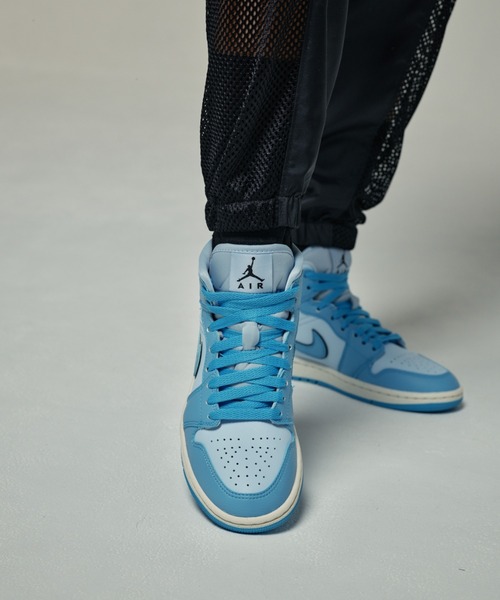 JORDAN BRAND(ジョーダンブランド)の「エア ジョーダン 1 Mid SE ウィメンズシューズ / Air Jordan 1 Mid SE Women's Shoes(スニーカー・レディース・ブルー系その他・22.5/24.5/26.5/24/26/25.5/23/25/23.5/22/28)」の14枚目の写真