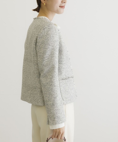 URBAN RESEARCH(アーバンリサーチ)の「ノーカラーフリンジツイードジャケット(ノーカラージャケット・レディース・オフホワイト/ネイビー・38/36)」の11枚目の写真