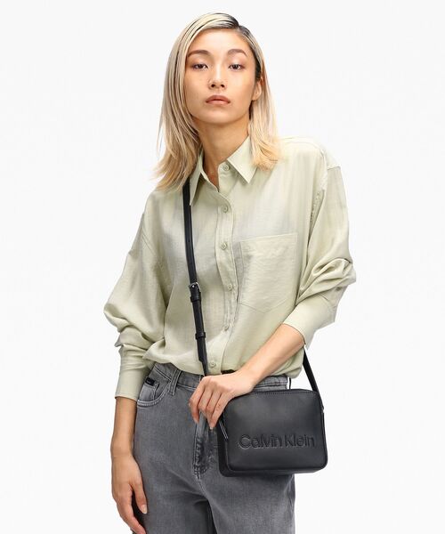 Calvin Klein(カルバン・クライン)の「CK セット カメラバッグ(ボディバッグ/ウエストポーチ・レディース・ブラック/イエロー・FREE)」の3枚目の写真
