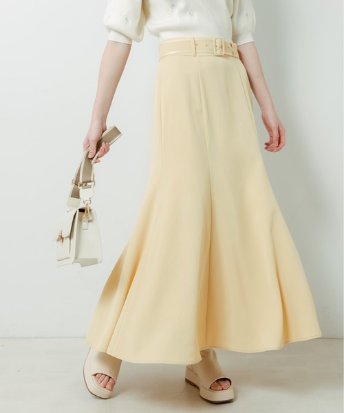 OLIVE des OLIVE（オリーブデオリーブ）の「【WEB限定カラー有】くるみバックルベルトフレアスカート（スカート・レディース・ブラック/アイボリー/イエロー/オフホワイト/サックスブルー・FREE）」の5枚目の写真