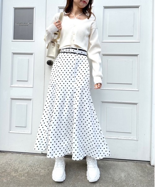 OLIVE des OLIVE（オリーブデオリーブ）の「【WEB限定カラー有】くるみバックルベルトフレアスカート（スカート・レディース・ブラック/アイボリー/イエロー/オフホワイト/サックスブルー・FREE）」の6枚目の写真