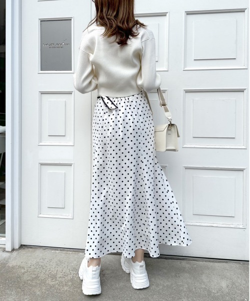 OLIVE des OLIVE（オリーブデオリーブ）の「【WEB限定カラー有】くるみバックルベルトフレアスカート（スカート・レディース・ブラック/アイボリー/イエロー/オフホワイト/サックスブルー・FREE）」の8枚目の写真