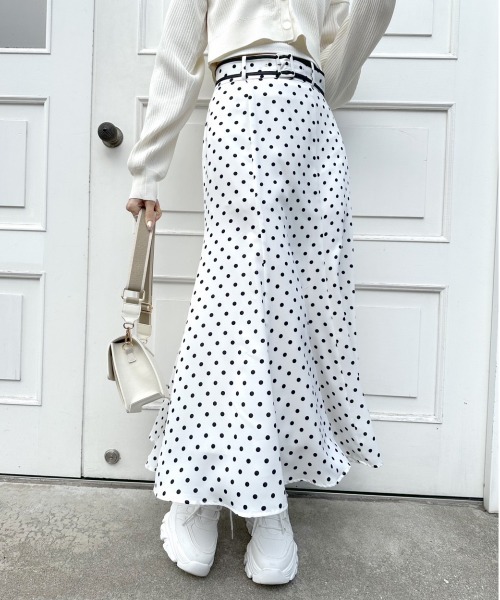 OLIVE des OLIVE（オリーブデオリーブ）の「【WEB限定カラー有】くるみバックルベルトフレアスカート（スカート・レディース・ブラック/アイボリー/イエロー/オフホワイト/サックスブルー・FREE）」の9枚目の写真