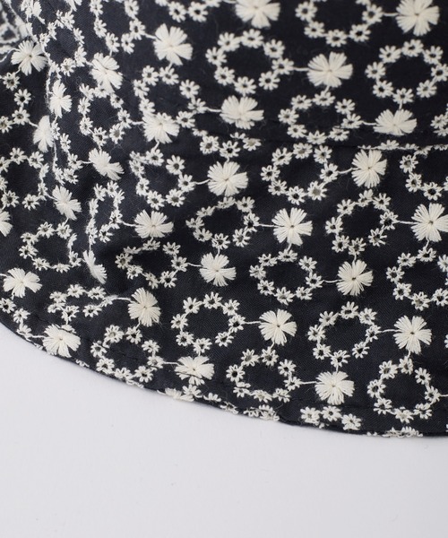 one after another NICE CLAUP（ワンアフターアナザーナイスクラップ）の「コットンレースバケットハット（ハット・レディース・ブラック/アイボリー・FREE）」の5枚目の写真