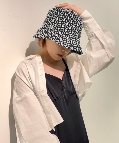 one after another NICE CLAUP（ワンアフターアナザーナイスクラップ）の「コットンレースバケットハット（ハット・レディース・ブラック/アイボリー・FREE）」の6枚目の写真