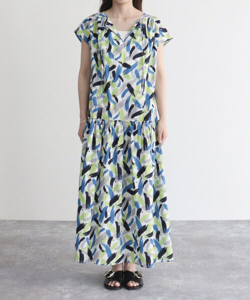 fredy emue(フレディエミュ)の「ブラッシュプリントワンピース(ワンピース・レディース・ブルー系その他/ホワイト系その他・38/36)」の8枚目の写真