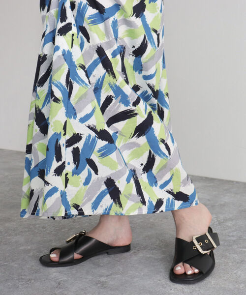 fredy emue(フレディエミュ)の「ブラッシュプリントワンピース(ワンピース・レディース・ブルー系その他/ホワイト系その他・38/36)」の5枚目の写真