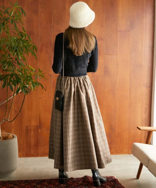 archives（アルシーヴ）の「フェザークラシカルポロニット（ニット/セーター・レディース・アイボリー/ブラック/ピンクベージュ/ブルー・MEDIUM）」の15枚目の写真