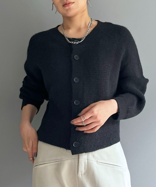 Jewelobe(ジュエローブ)の「ドルマンショートニットカーディガン(カーディガン/ボレロ・レディース・グレー/ピンク/ホワイト/パープル/ブラック・FREE)」の3枚目の写真