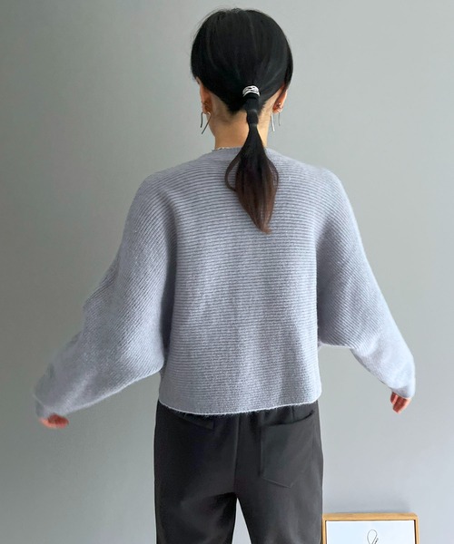 Jewelobe(ジュエローブ)の「ドルマンショートニットカーディガン(カーディガン/ボレロ・レディース・グレー/ピンク/ホワイト/パープル/ブラック・FREE)」の13枚目の写真
