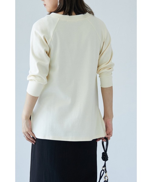 each(イーチ)の「深Vキーネックプルオーバー(Tシャツ/カットソー・レディース・ブラック/キナリ・FREE)」の4枚目の写真