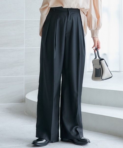 miclat（ミクラ）の「大きいサイズ　タックワイドパンツ　miclat（その他パンツ・レディース・ブラウン系/ブラック・3L/LL/5L/4L/L）」の2枚目の写真