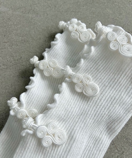 SANSeLF(サンセルフ)の「フロントリボンソックス【SANSeLF】sana23a006(ソックス/靴下・レディース・ホワイト/ブラック・FREE)」の5枚目の写真