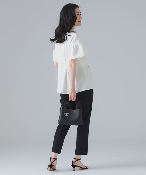 Room no.8(ルームエイト)の「ROOM NO.8 BLACK / タッキング ブラウス(シャツ/ブラウス・レディース・オフホワイト・ONE SIZE)」の7枚目の写真