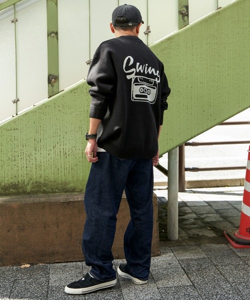 NO NEED(ノーニード)の「バックロゴ&モチーフ クルーネックニット(ニット/セーター・メンズ・グレー/その他3/オフホワイト/その他4/ネイビー/その他2・M/L/LL)」の12枚目の写真