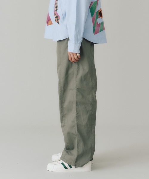 XLARGE(エクストララージ)の「PANELED WIDE CHINO PANTS(チノパンツ・メンズ・グレー/オリーブ/ブラック・34inch/32inch/30inch/36inch)」の10枚目の写真