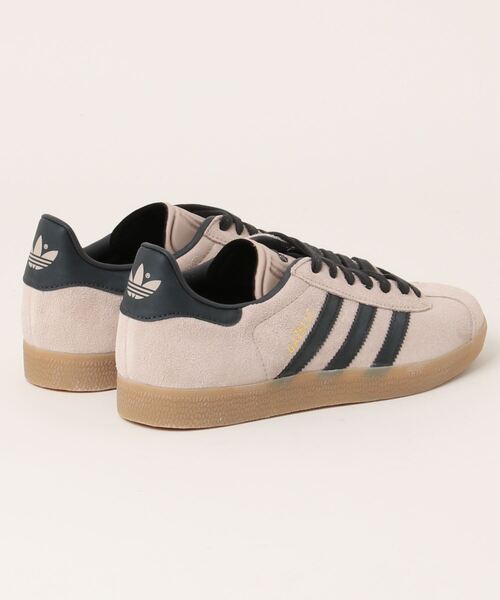 DouDou（ドゥドゥ）の「【adidas/アディダス】GAZELLE（スニーカー・レディース・ベージュ・24cm/24.5cm）」の2枚目の写真