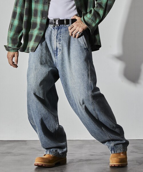 FREAK'S STORE（フリークスストア）の「FREAK’S STORE/フリークスストア ワイドシルエット ツイステッド カーブデニムパンツ（デニムパンツ・メンズ・ブラック/サックスブルー/ネイビー・MEDIUM/LARGE）」の15枚目の写真