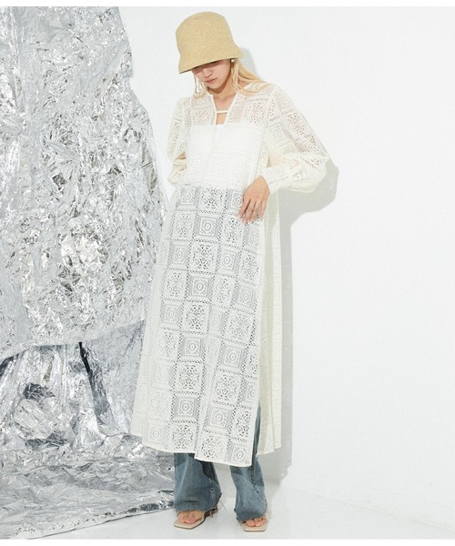 Settimissimo（セッティミッシモ）の「総レース キーネック ボリュームスリーブ ワンピース（ワンピース・レディース・ブラック/アイボリー・FREE）」の4枚目の写真