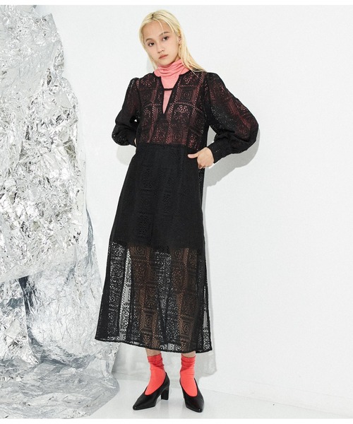 Settimissimo（セッティミッシモ）の「総レース キーネック ボリュームスリーブ ワンピース（ワンピース・レディース・ブラック/アイボリー・FREE）」の18枚目の写真