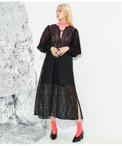 Settimissimo（セッティミッシモ）の「総レース キーネック ボリュームスリーブ ワンピース（ワンピース・レディース・ブラック/アイボリー・FREE）」の17枚目の写真