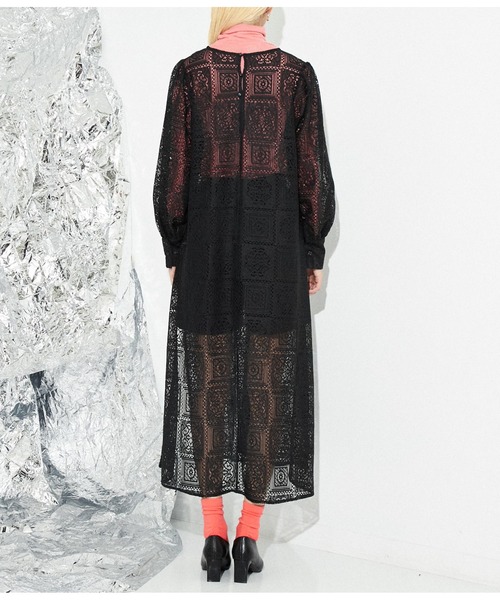 Settimissimo（セッティミッシモ）の「総レース キーネック ボリュームスリーブ ワンピース（ワンピース・レディース・ブラック/アイボリー・FREE）」の10枚目の写真